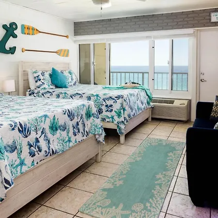 Beachfront With Free Beach Service!Private Balcony